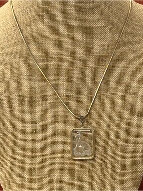 Beautiful vintage reverse carved glass necklace with two geese